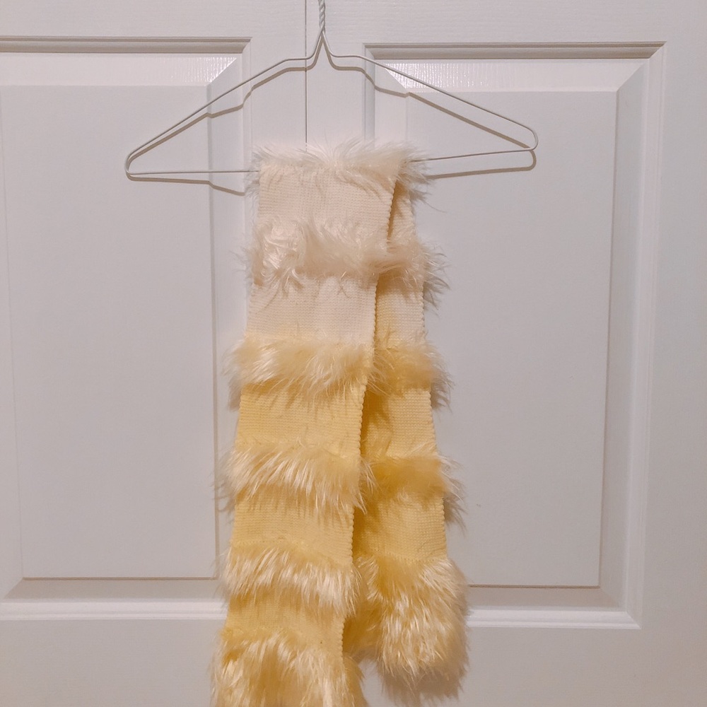 Soft Yellow&White Gradient Scarf